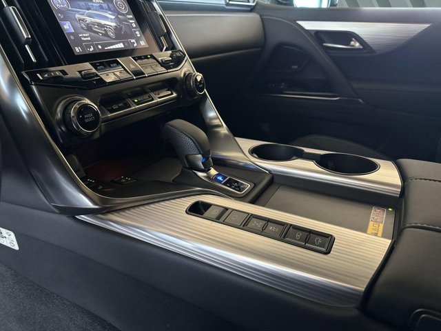 Certified 2025 Lexus LX 700h F Sport image 26