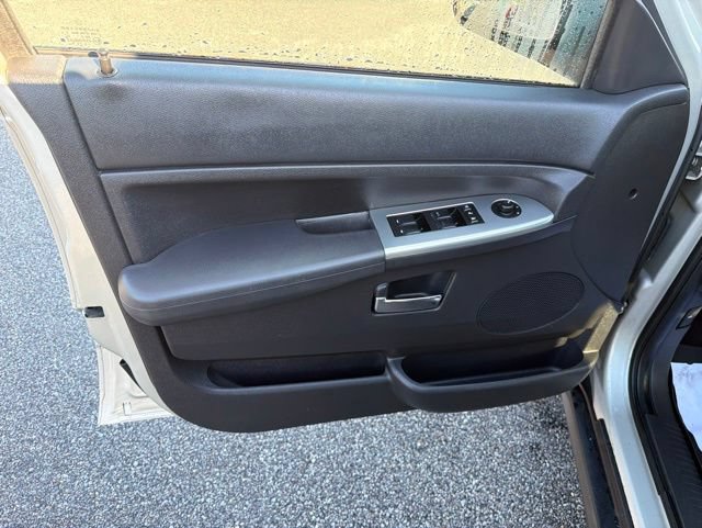 Used 2009 Jeep Grand Cherokee Laredo AWD/4WD image 18