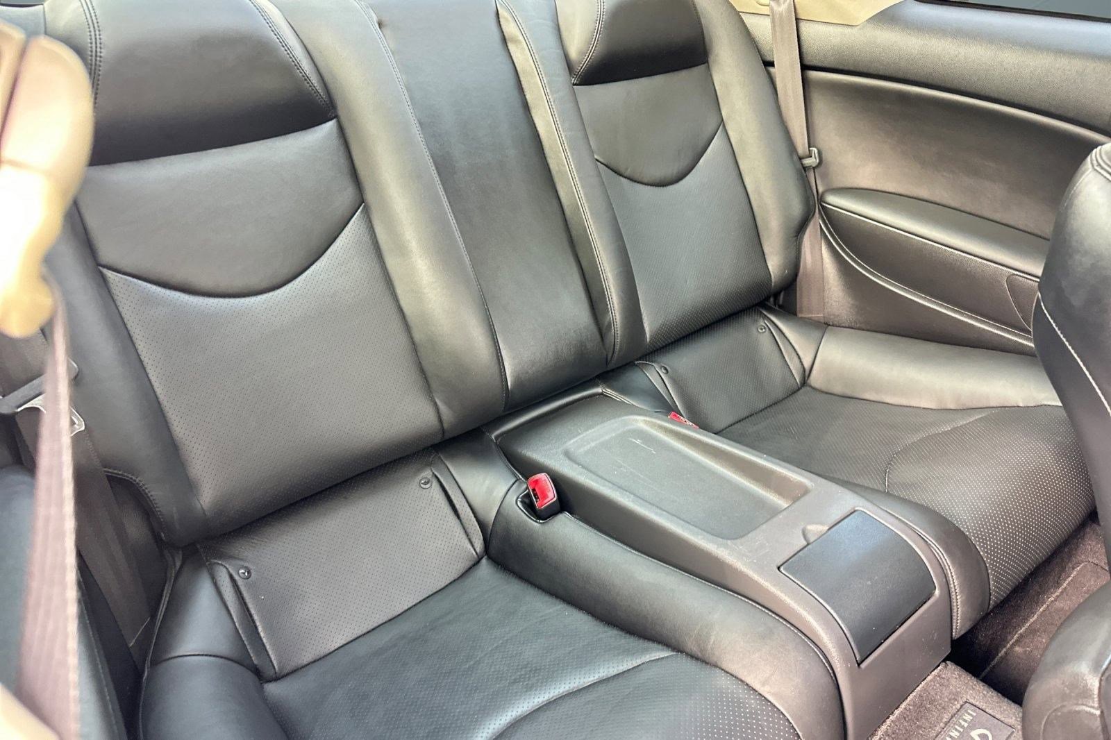 Used 2012 INFINITI G37 Journey w/ Premium Pkg image 31