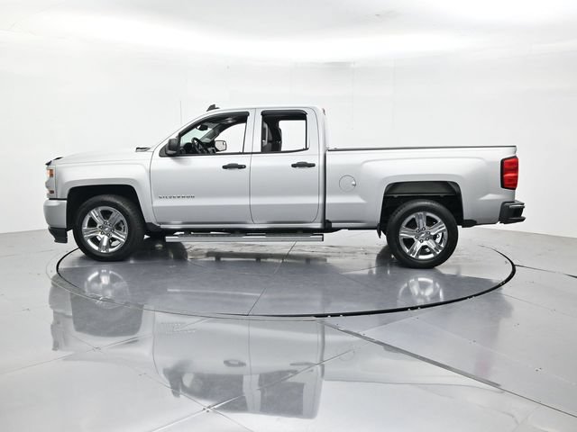 Used 2018 Chevrolet Silverado 1500 Custom w/ Custom Value Package RWD image 7