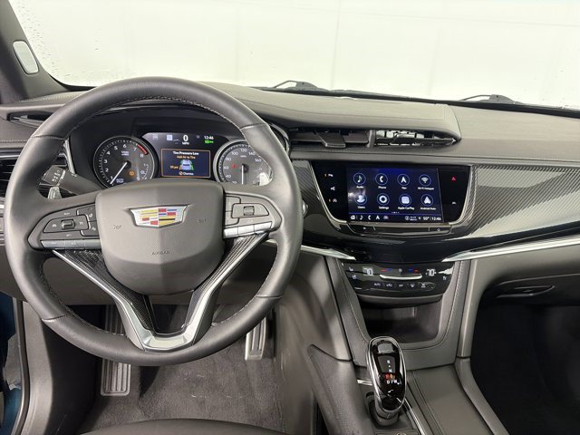 Certified 2024 Cadillac XT6 Sport w/ Technology Package AWD/4WD image 3