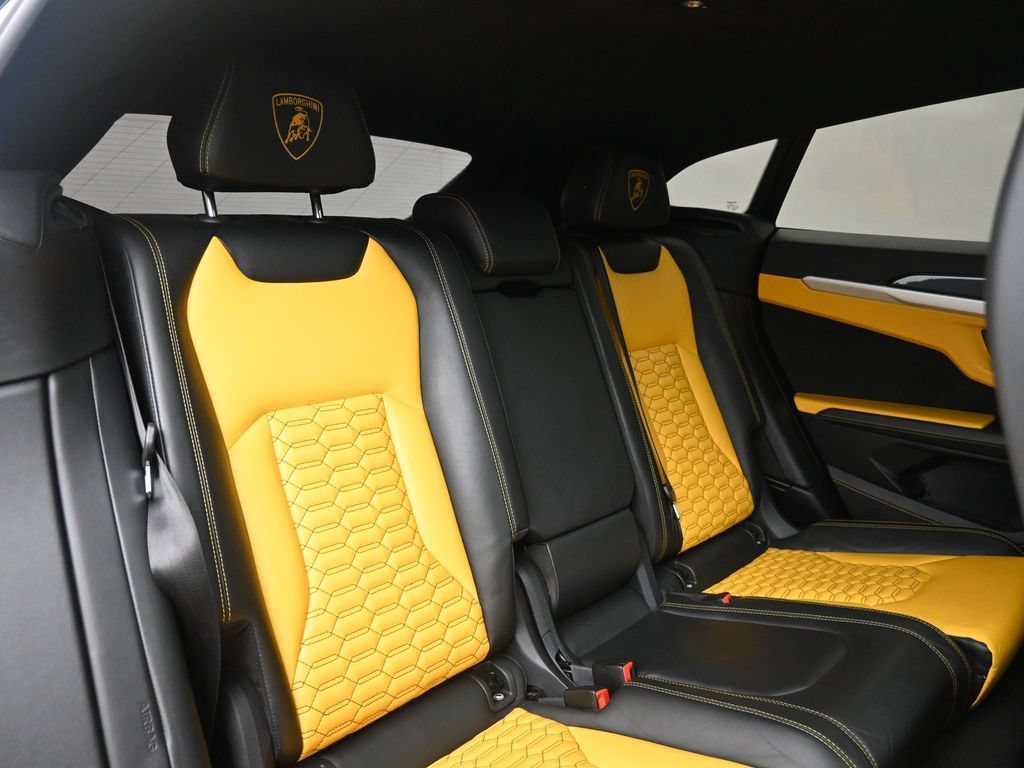 Used 2021 Lamborghini Urus AWD/4WD image 26