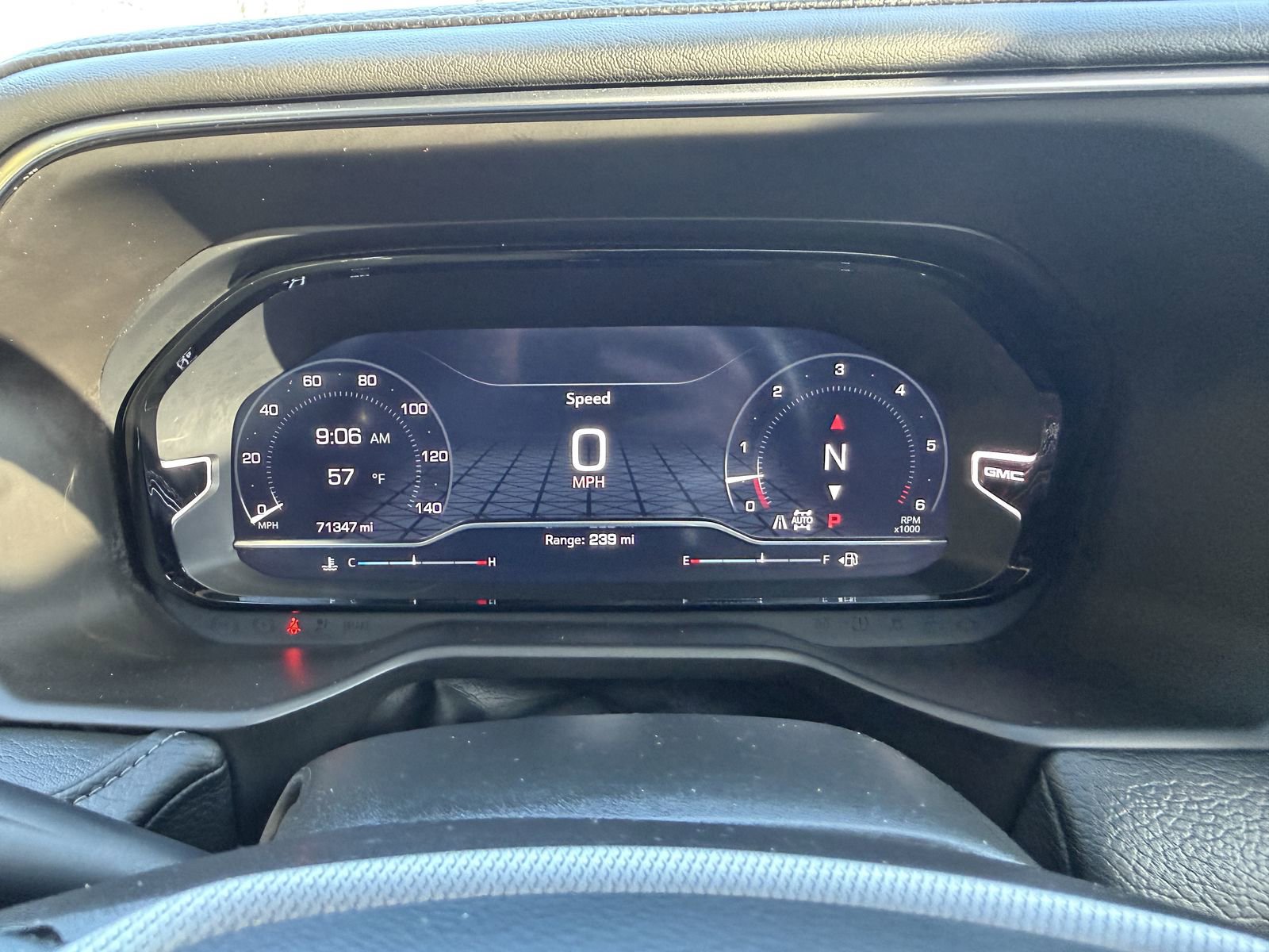 Used 2024 GMC Yukon XL Denali image 16