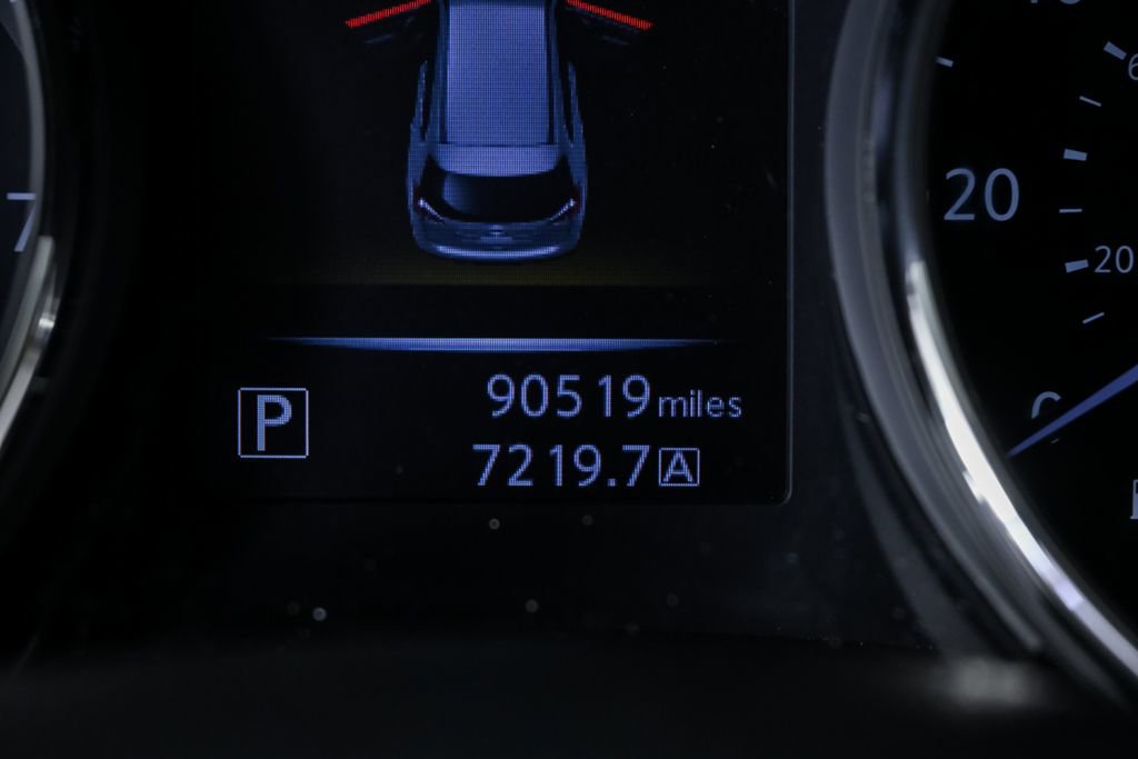 Used 2016 Nissan Rogue SV w/ SV Premium Package image 12