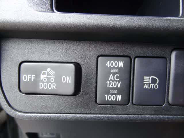 Used 2019 Toyota Tacoma TRD Off-Road w/ Technology Package AWD/4WD image 15