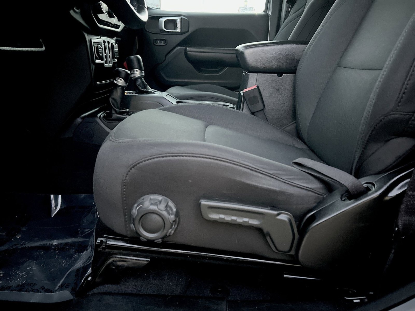 Used 2019 Jeep Wrangler Sport image 14