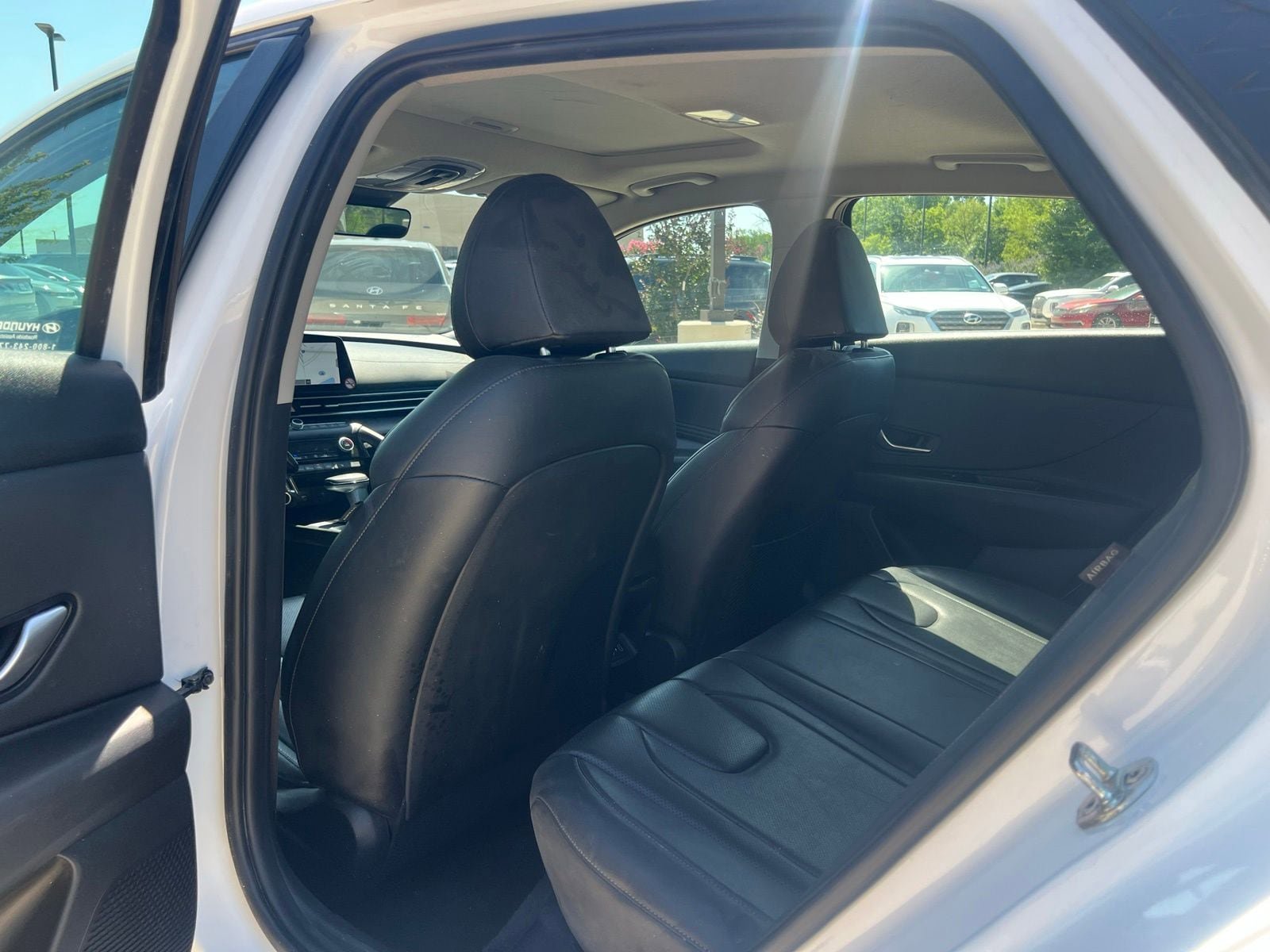 Certified 2025 Hyundai Elantra Limited FWD image 15
