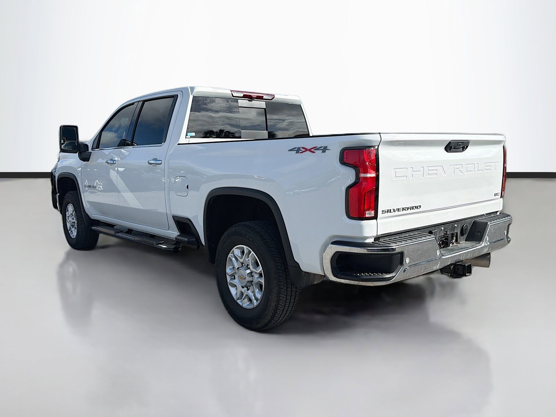 Used 2025 Chevrolet Silverado 2500 LTZ w/ LTZ Convenience Package image 6