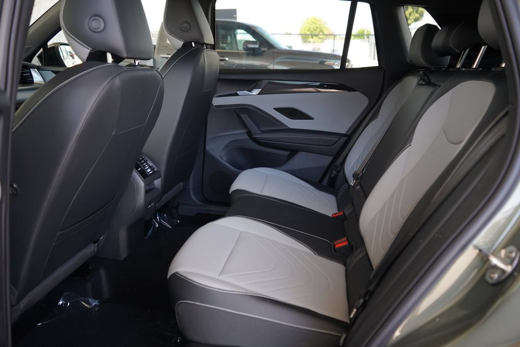 New 2026 Volkswagen Tiguan SE R-Line FWD image 7