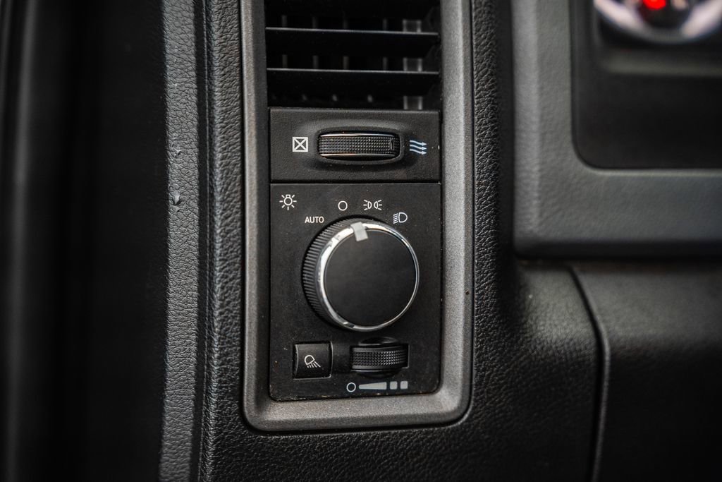 Used 2014 RAM 1500 Tradesman w/ Power & Remote Entry Group RWD image 33