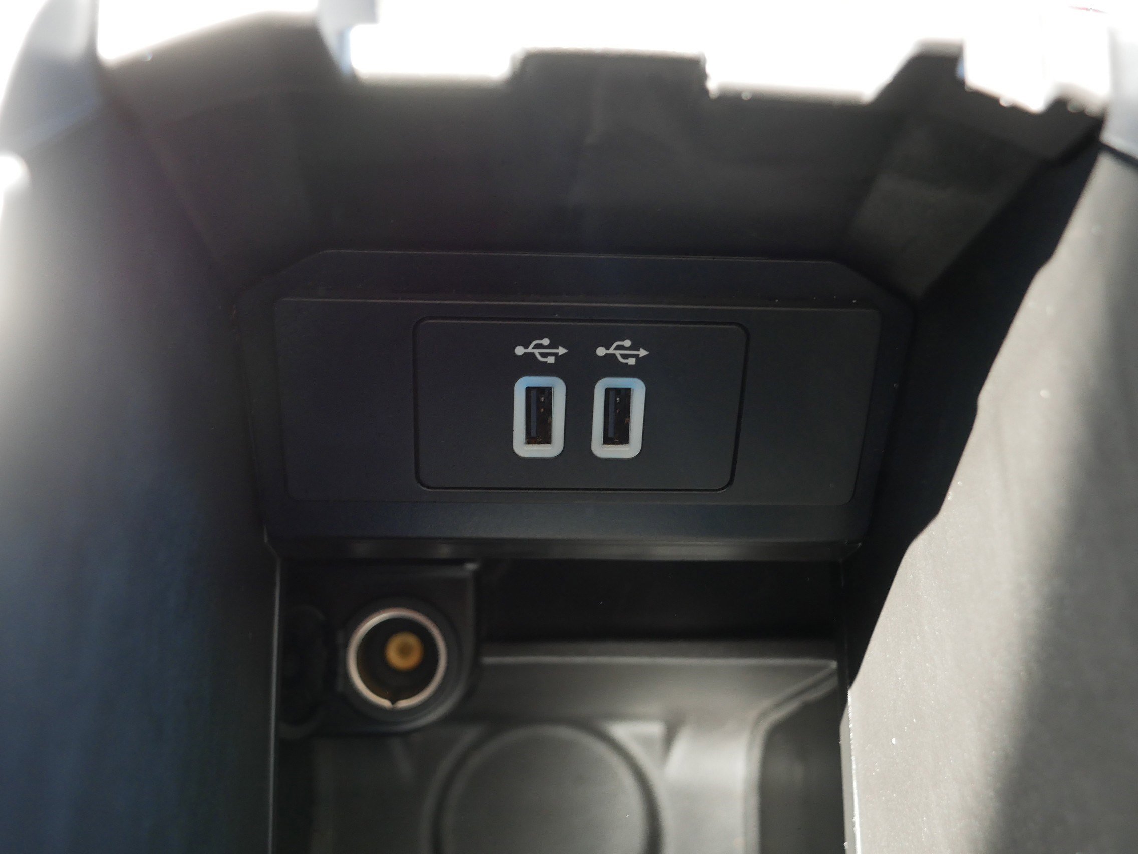 Used 2017 Ford C-MAX Energi SE w/ Equipment Group 401A image 33