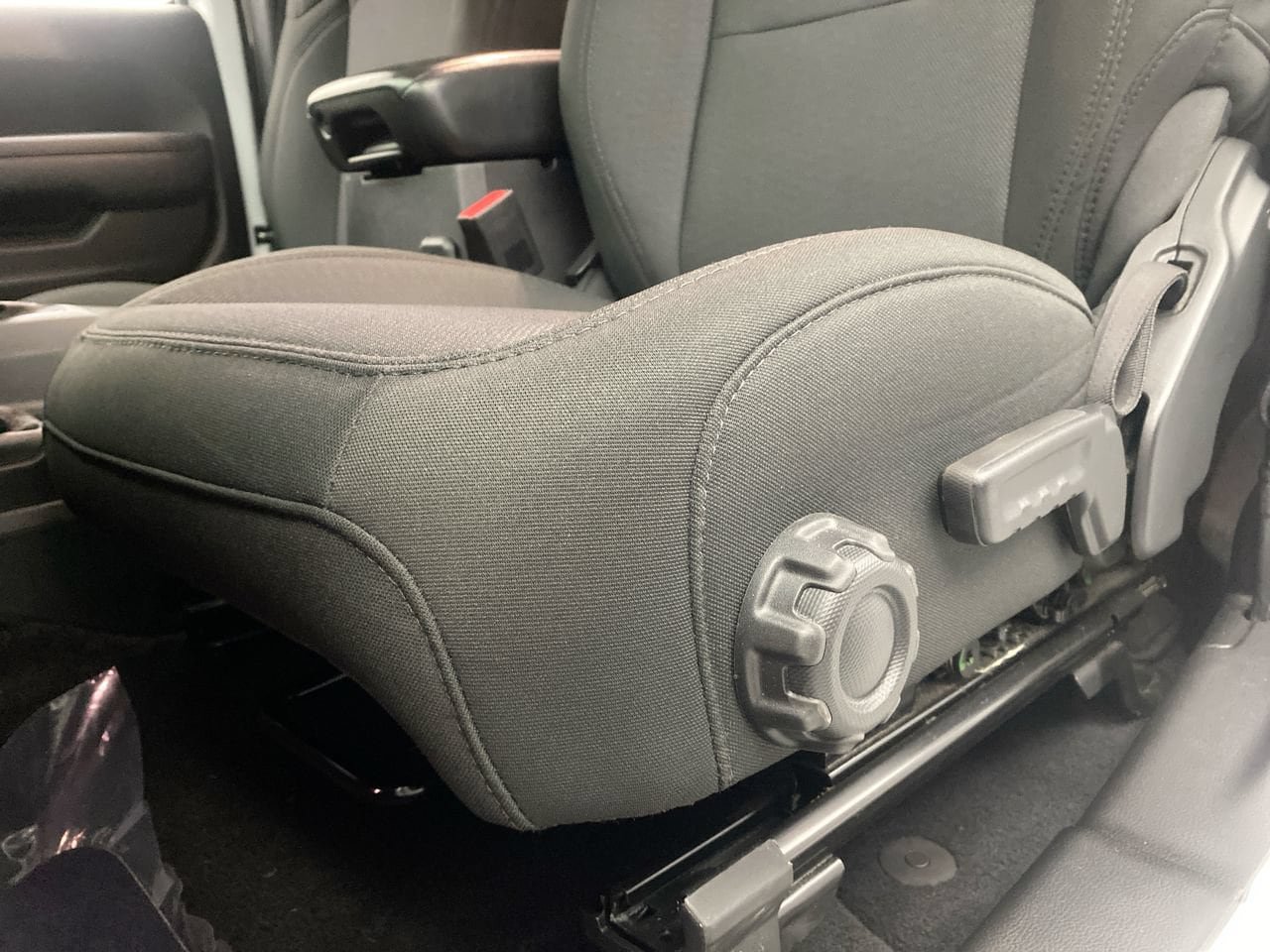 Used 2023 Jeep Wrangler Sport AWD/4WD image 13
