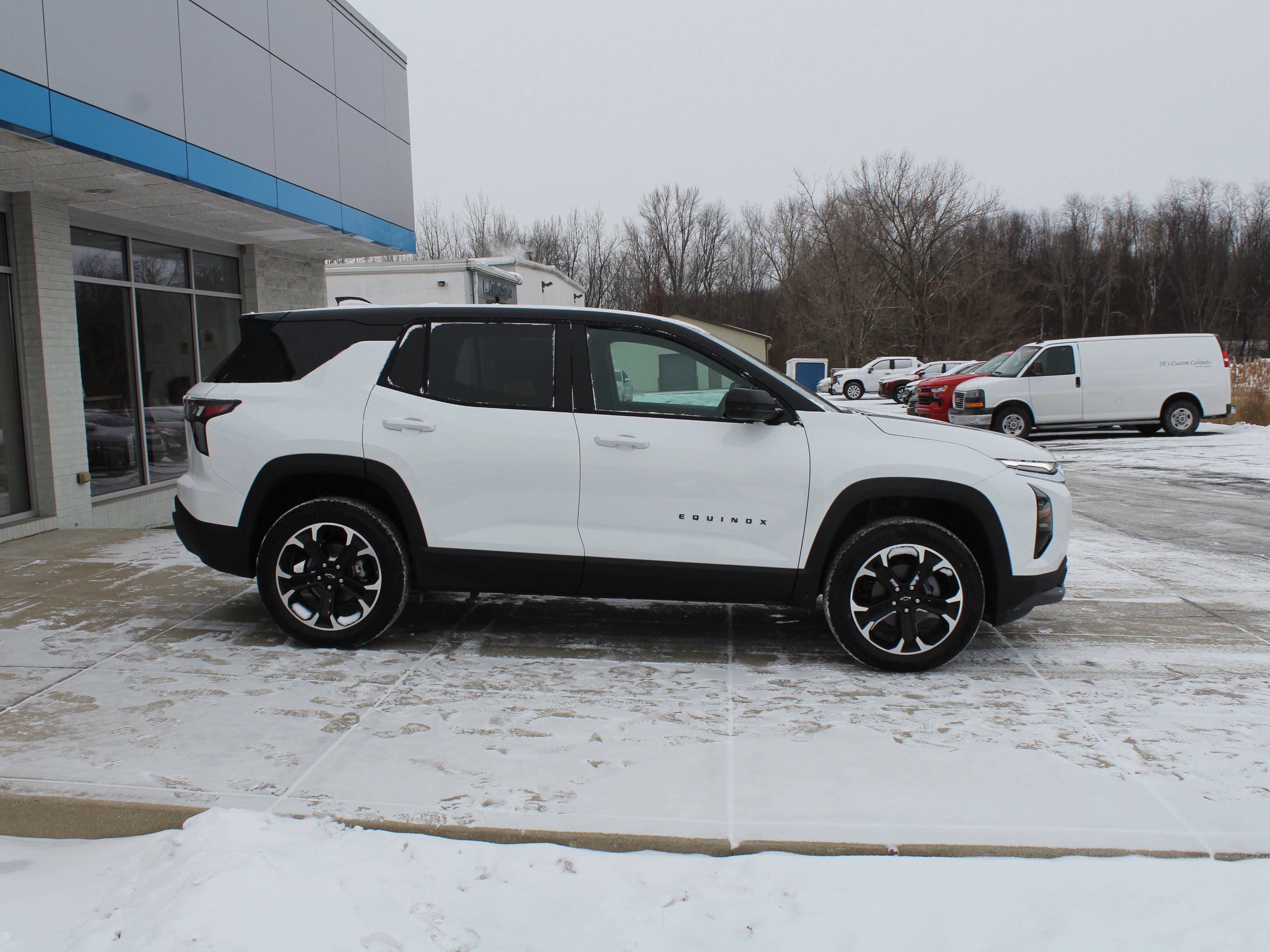 New 2026 Chevrolet Equinox LT image 3