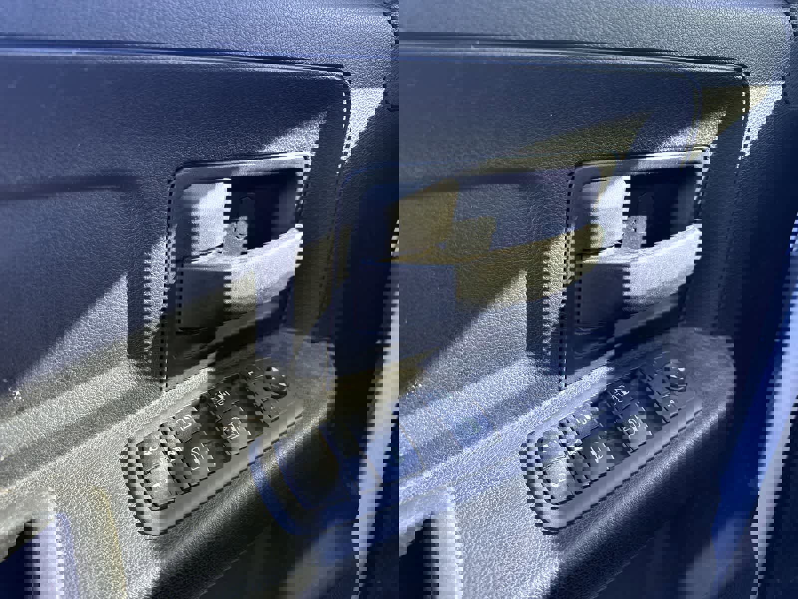 Used 2021 RAM 1500 Express image 17