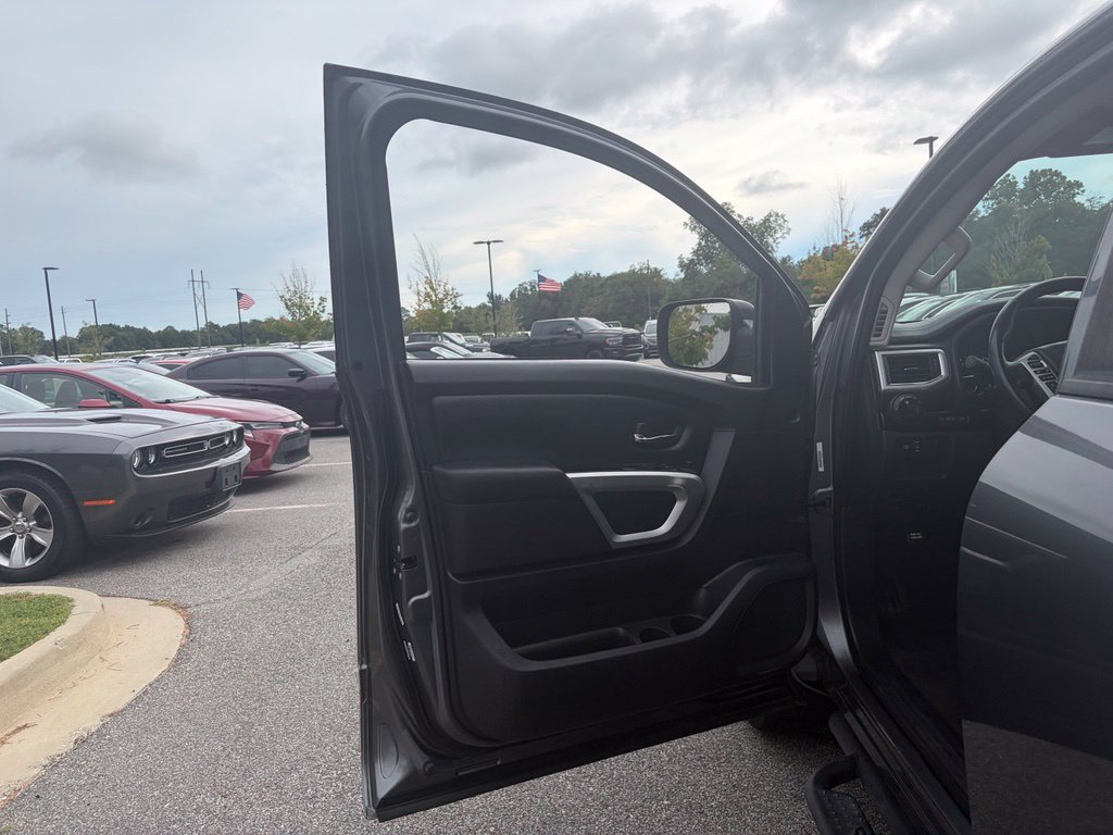 Used 2021 Nissan Titan SV w/ SV Convenience Package RWD image 56