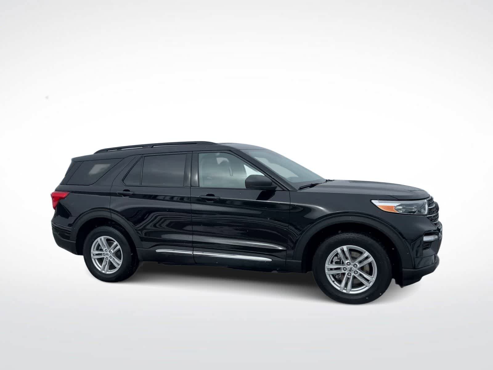 Certified 2023 Ford Explorer XLT w/ Equipment Group 202A image 2