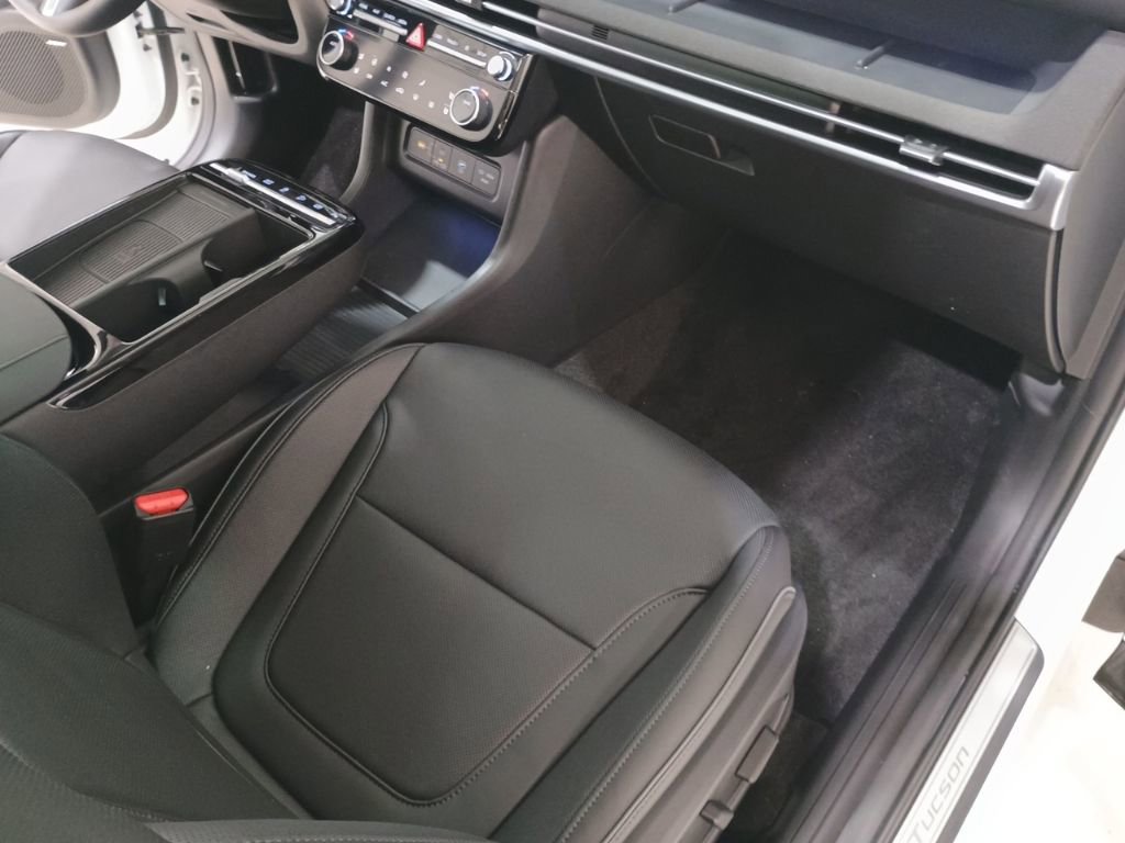 New 2025 Hyundai Tucson Limited image 13