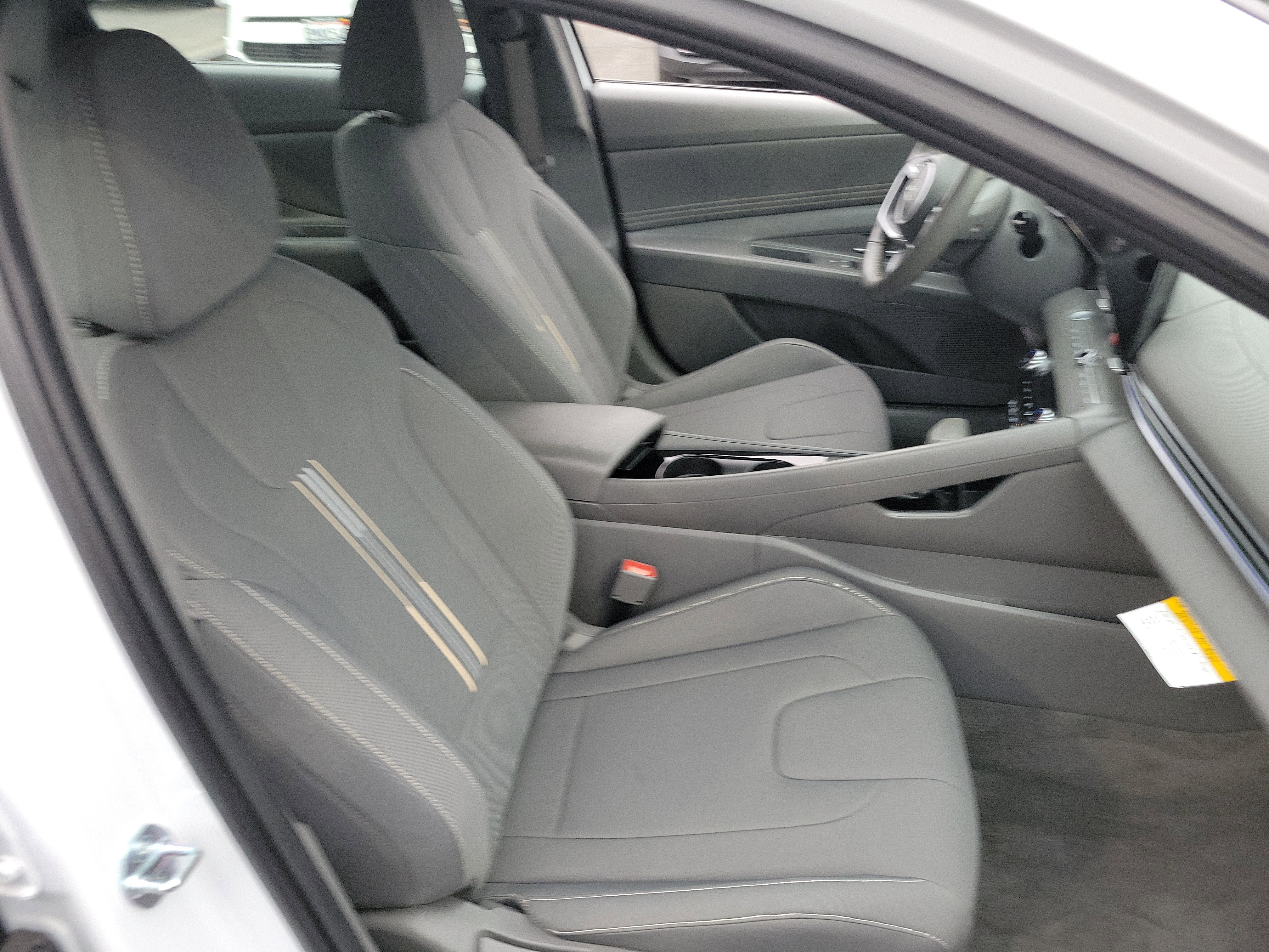 Certified 2025 Hyundai Elantra SEL FWD image 24