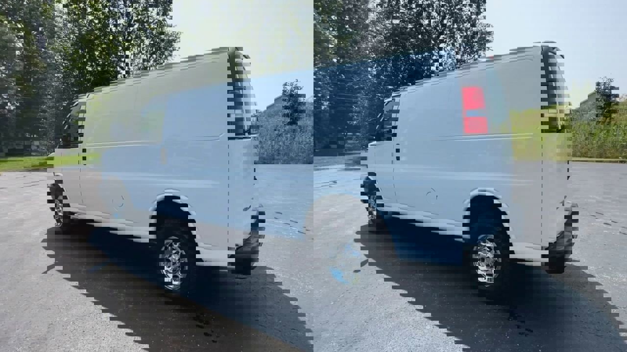 Used 2020 Chevrolet Express 2500 Extended image 6