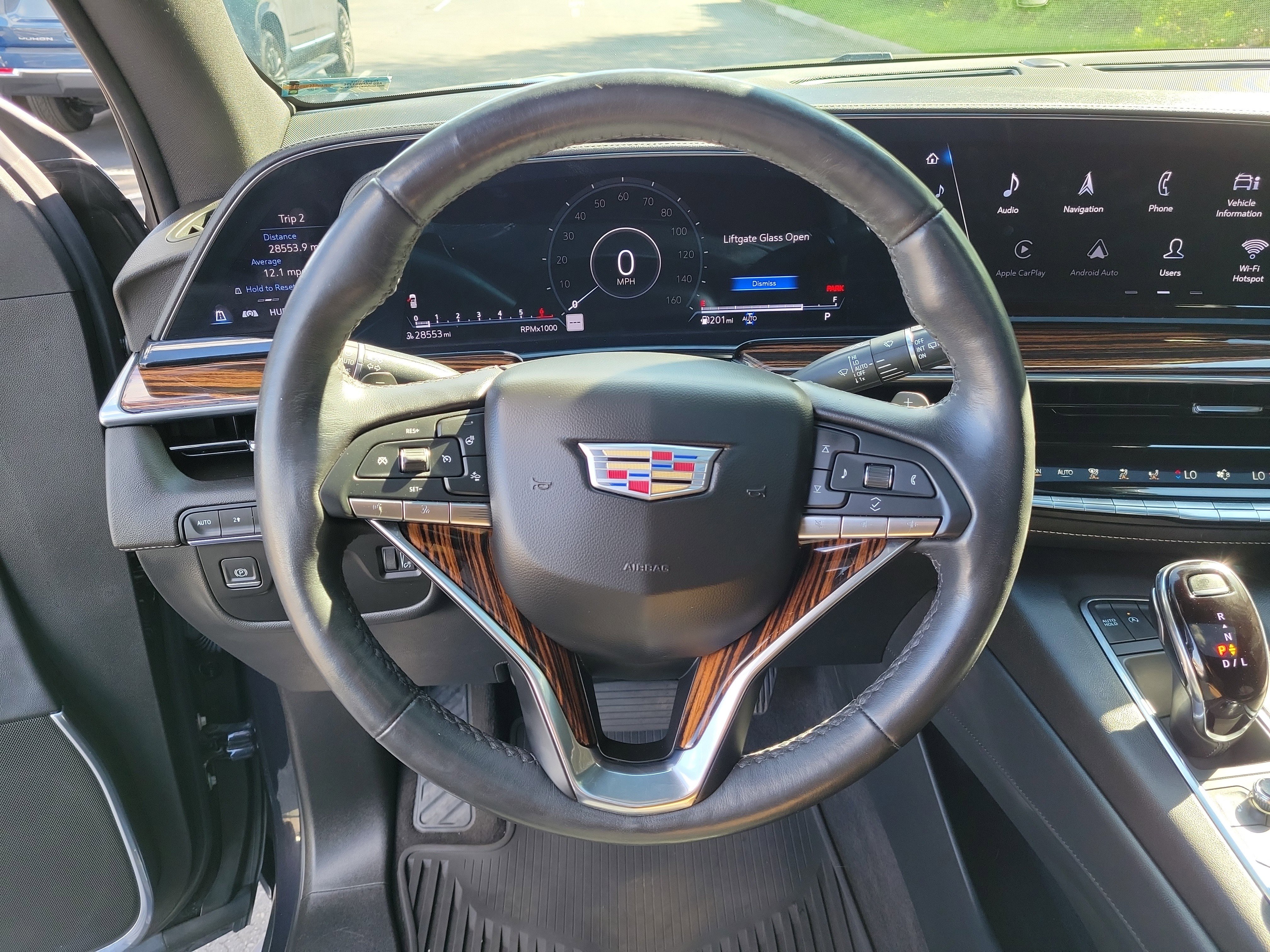 Used 2022 Cadillac Escalade Premium Luxury image 24