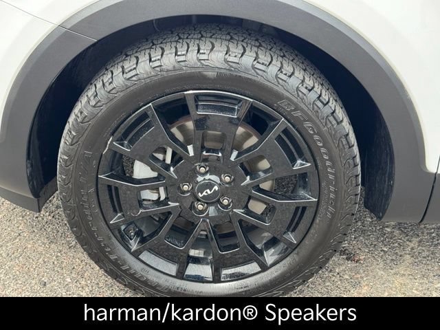 Used 2022 Kia Telluride SX w/ Nightfall Edition Package AWD/4WD image 11