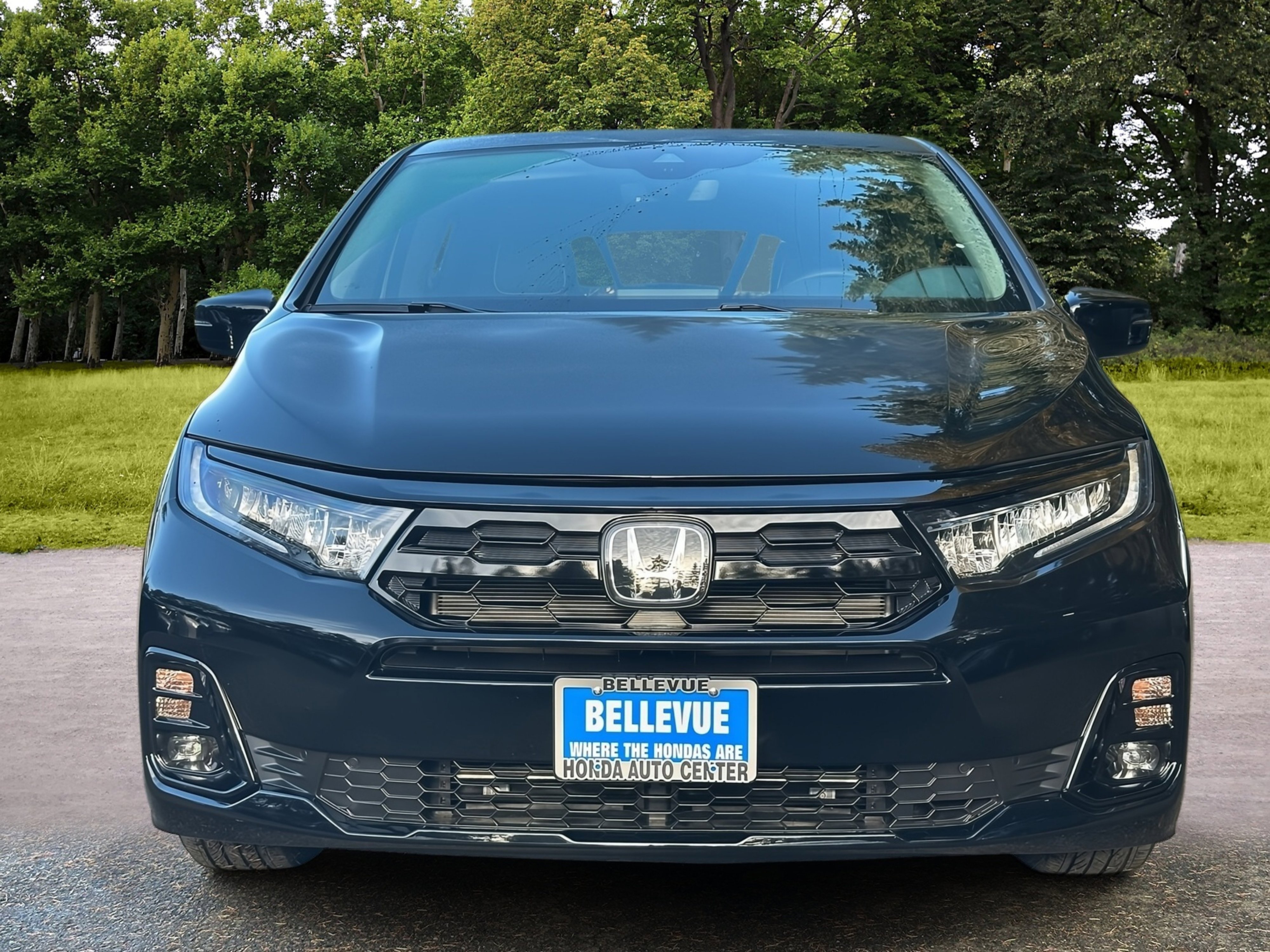 Used 2025 Honda Odyssey Elite image 2