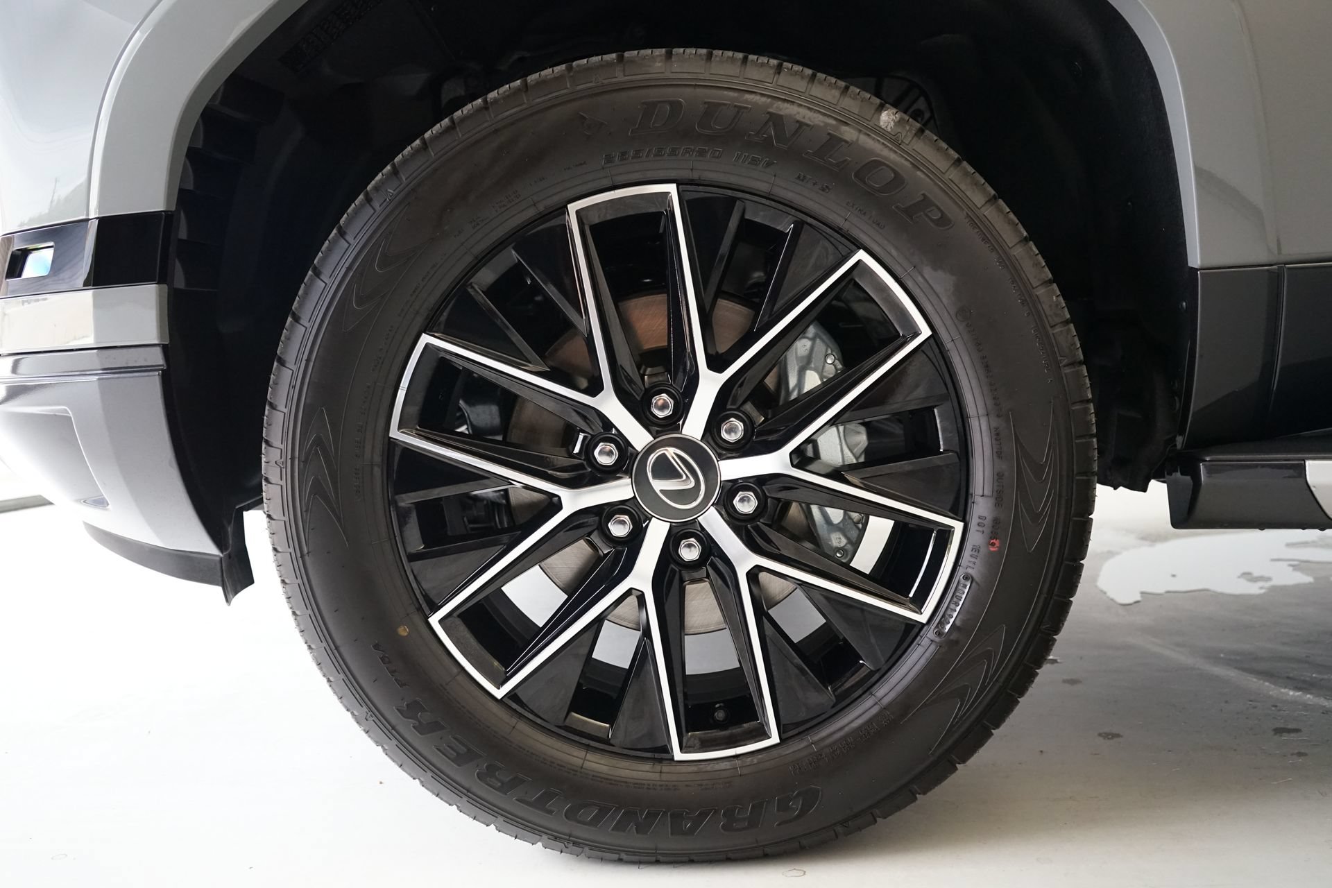 Used 2026 Lexus GX 550 w/ Cold Area Package AWD/4WD image 26