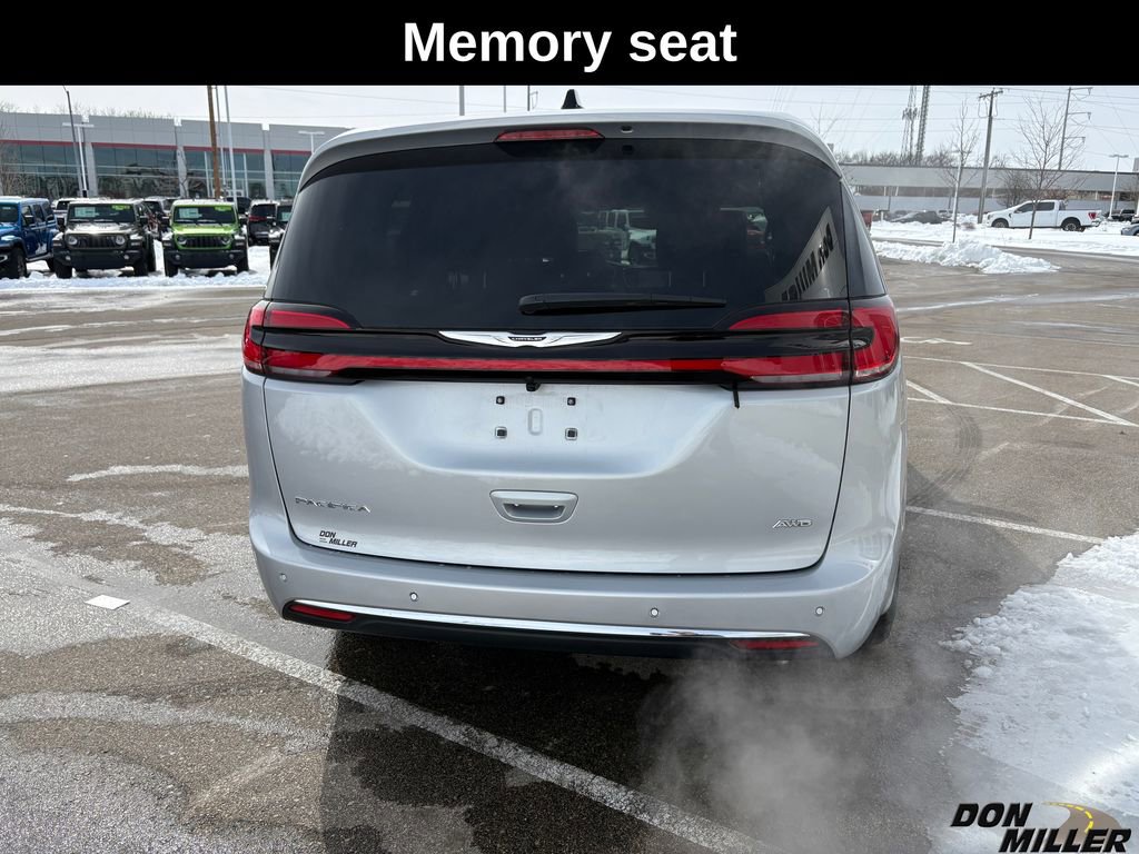 New 2026 Chrysler Pacifica Select image 7