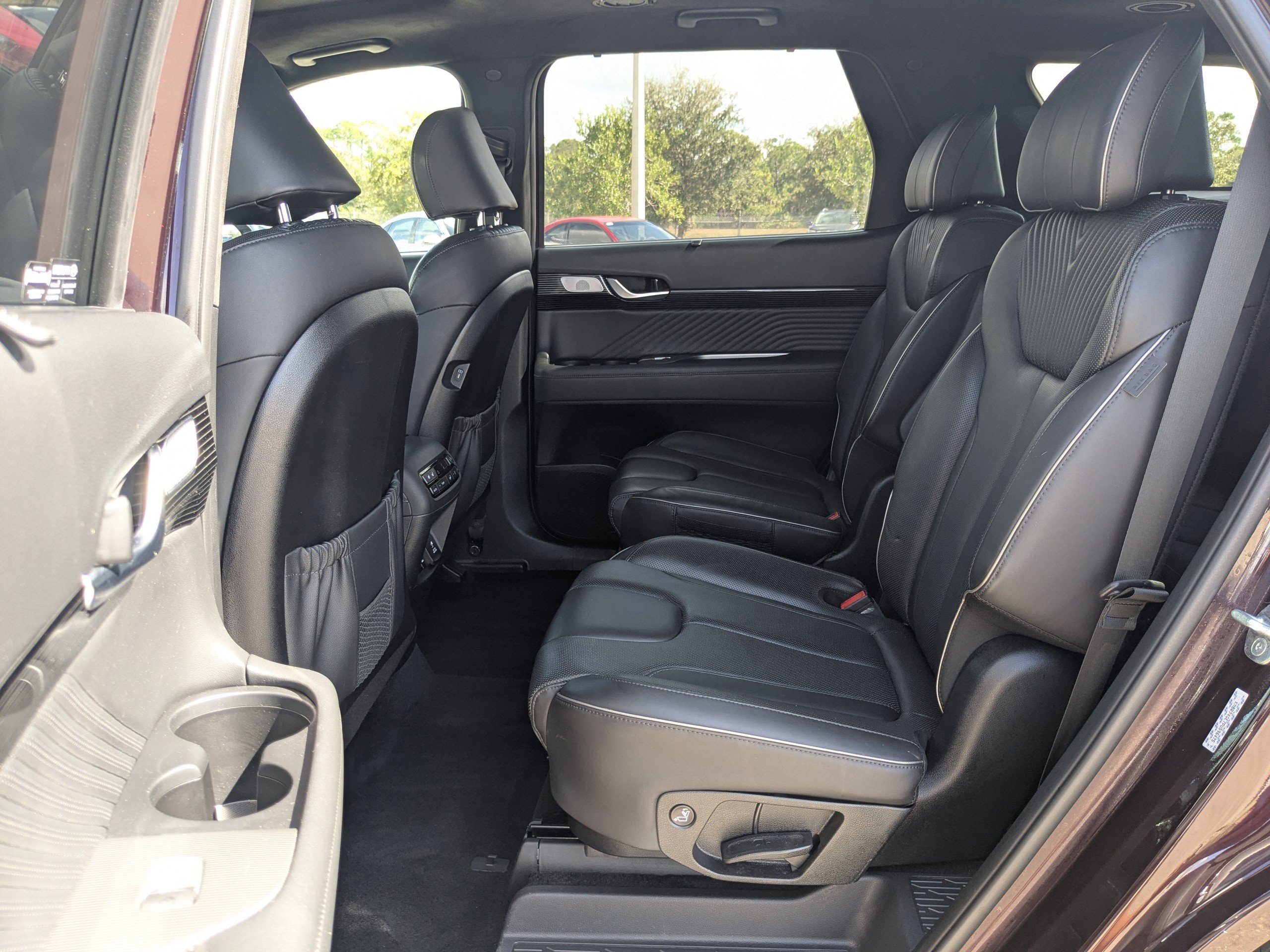 Used 2023 Hyundai Palisade Calligraphy image 17