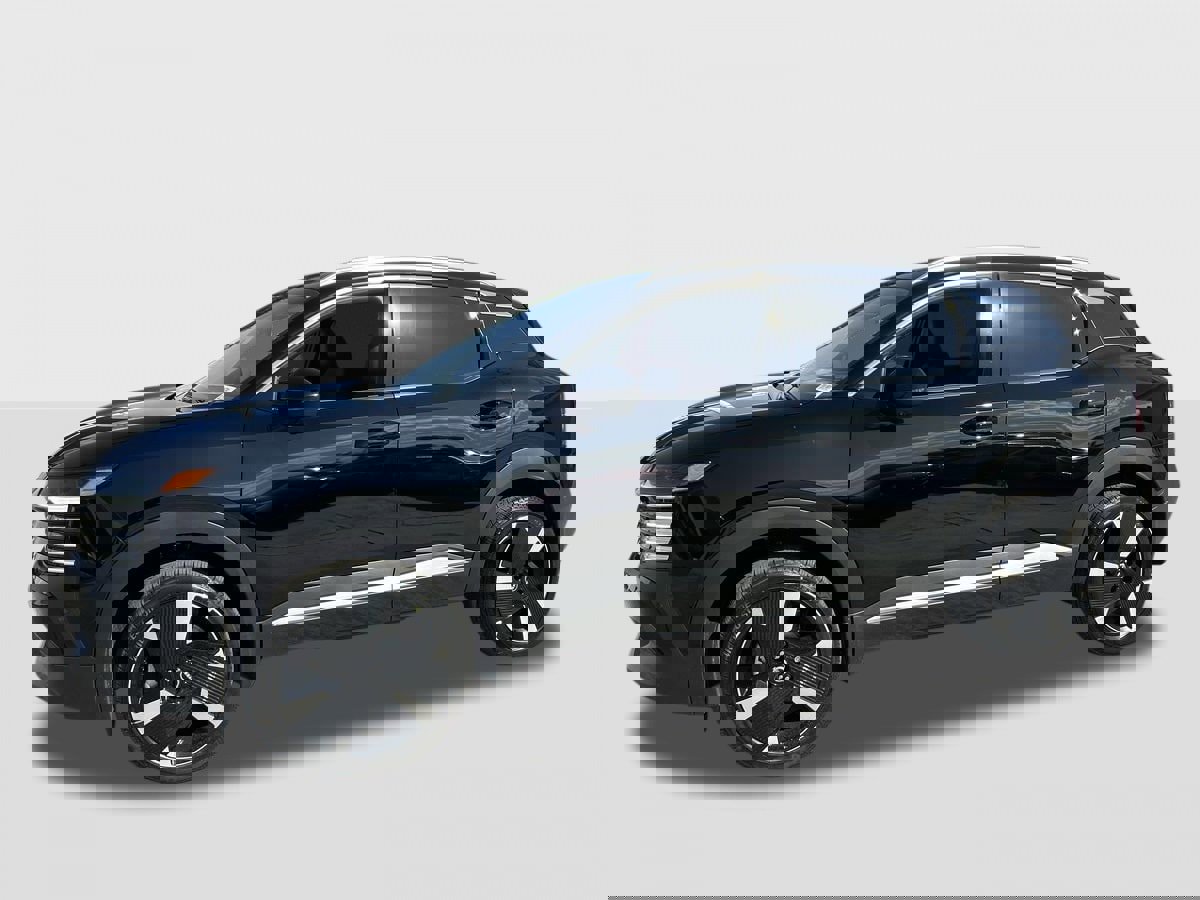 New 2025 Nissan Kicks SR