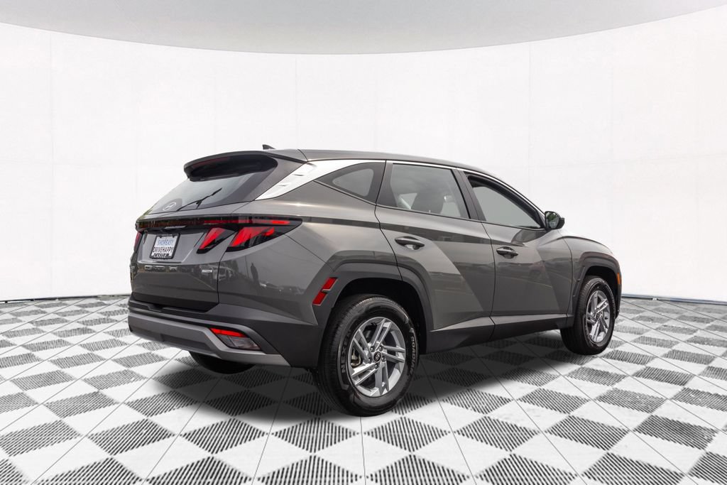 Used 2025 Hyundai Tucson SE AWD/4WD image 10