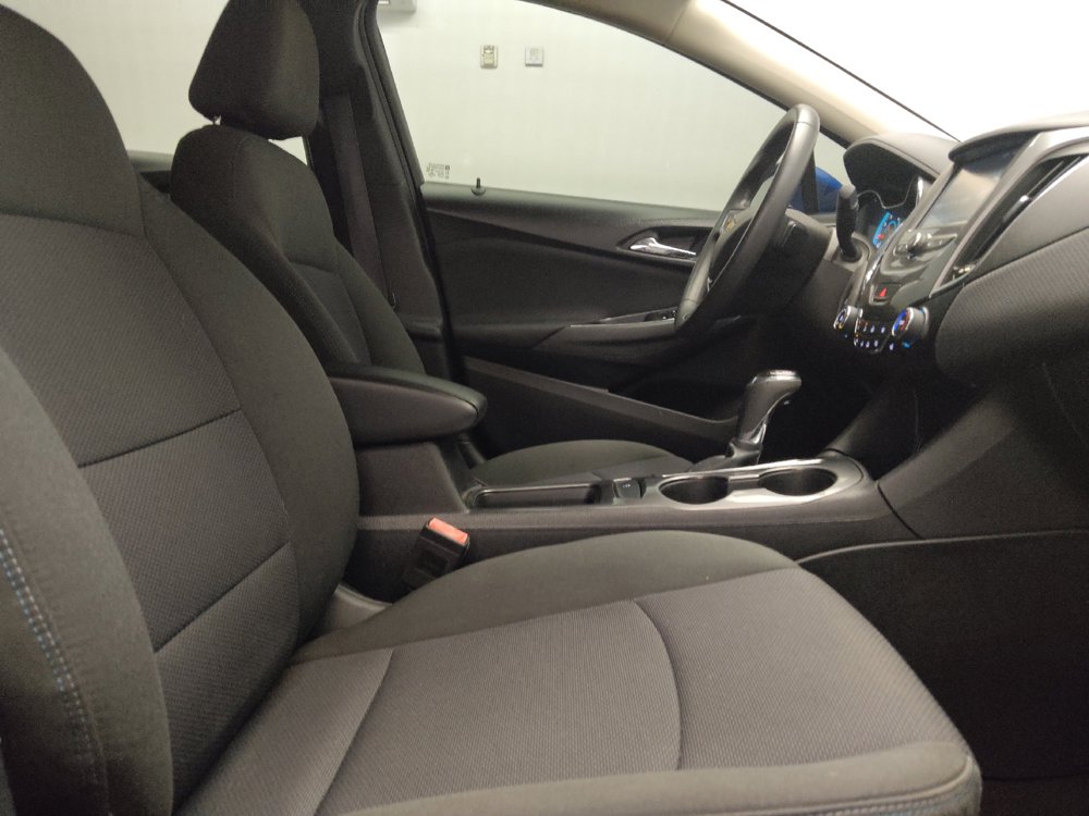 Used 2017 Chevrolet Cruze LT w/ Convenience Package FWD image 21