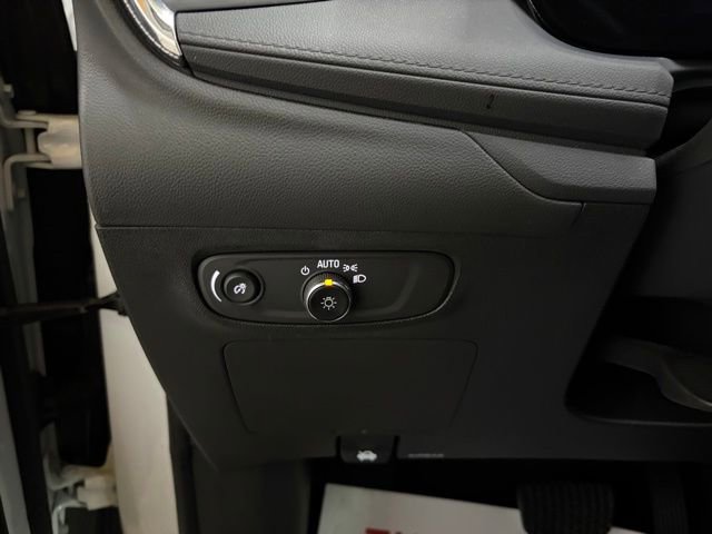 Used 2025 Buick Encore GX Preferred FWD image 43