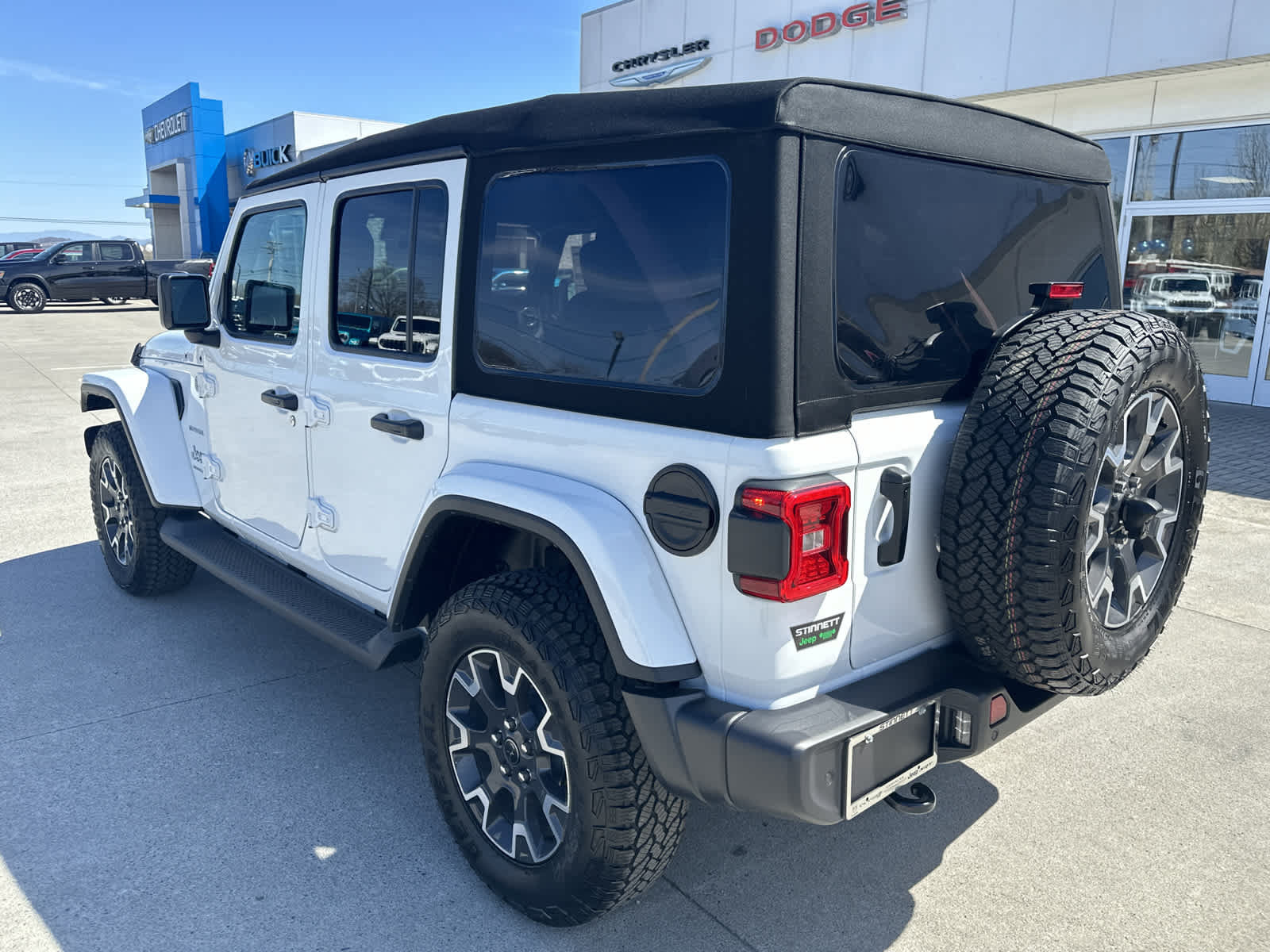 New 2024 Jeep Wrangler Unlimited Sahara w/ Safety Group AWD/4WD image 9