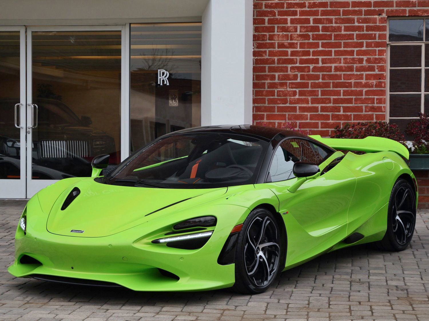 Used 2024 McLaren 750S RWD image 24