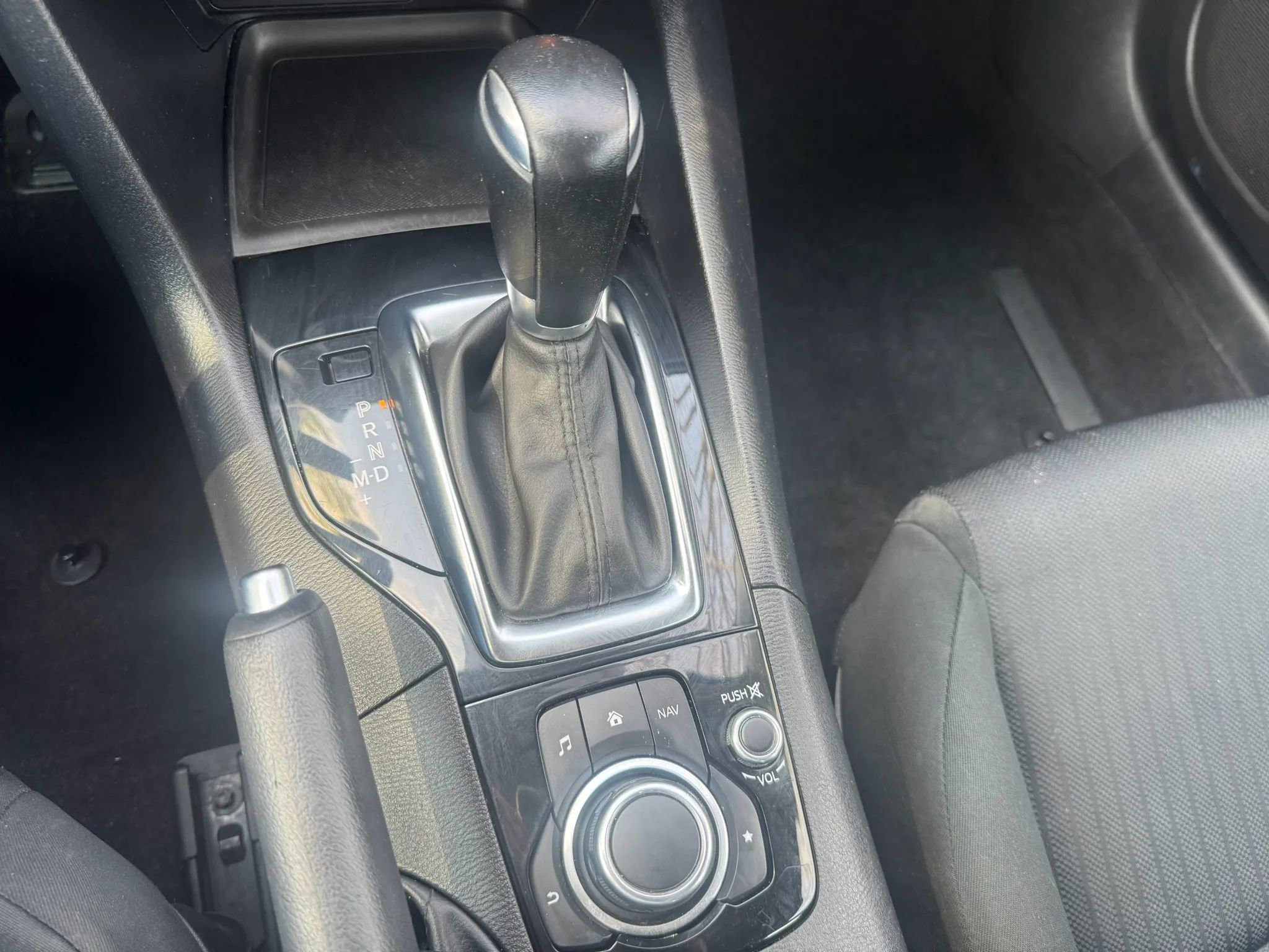 Used 2015 MAZDA MAZDA3 i Sport image 23