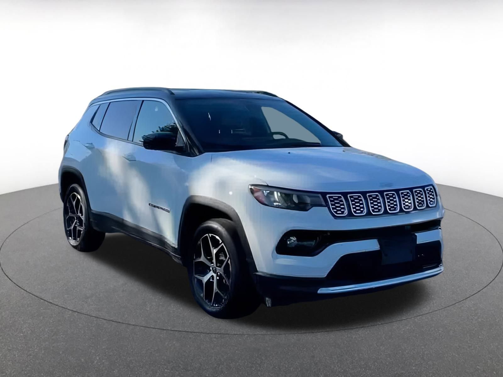 Used 2025 Jeep Compass Limited image 3