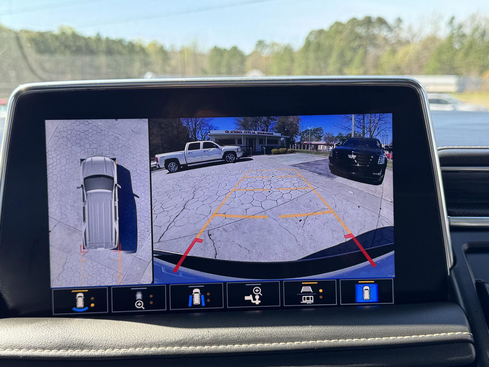 Used 2021 GMC Yukon SLT w/ SLT Luxury Plus Package image 24