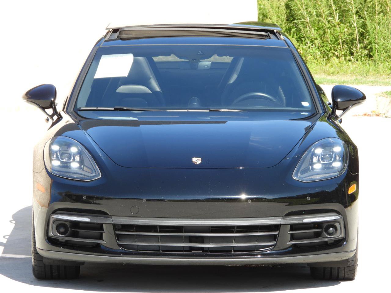 Used 2017 Porsche Panamera RWD image 30