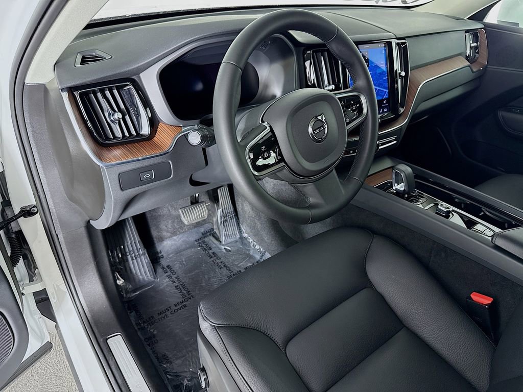 Certified 2023 Volvo XC60 B5 Plus w/ Protection Package Premier image 9