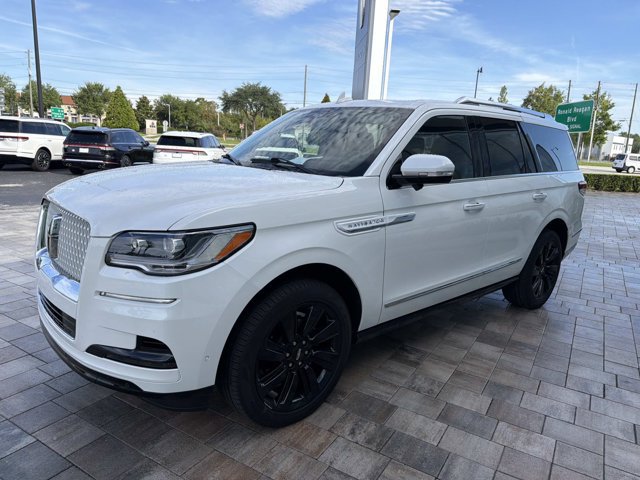 Certified 2024 Lincoln Navigator Reserve AWD/4WD image 6