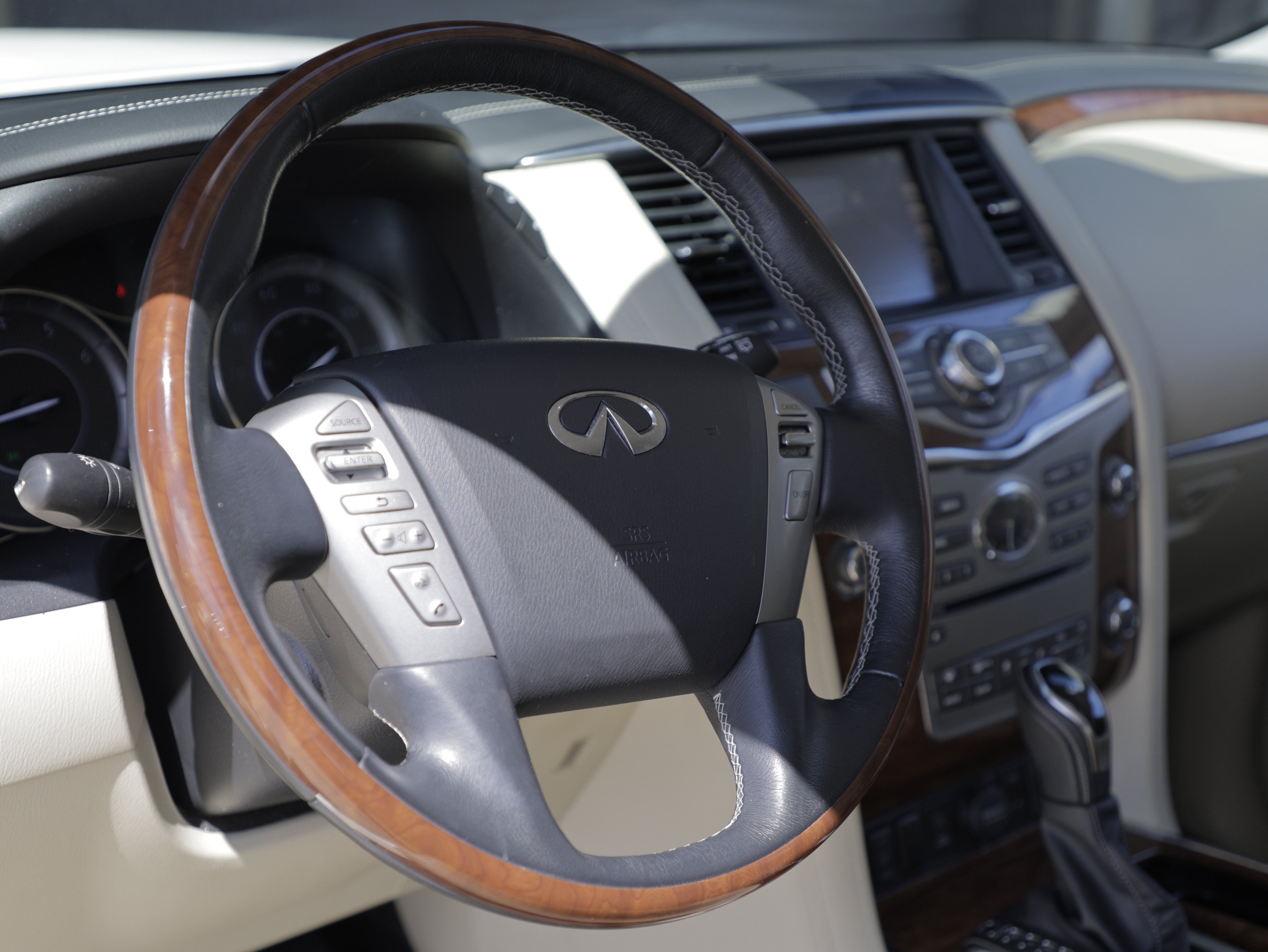 Used 2019 INFINITI QX80 Luxe w/ All-Season Package RWD image 30