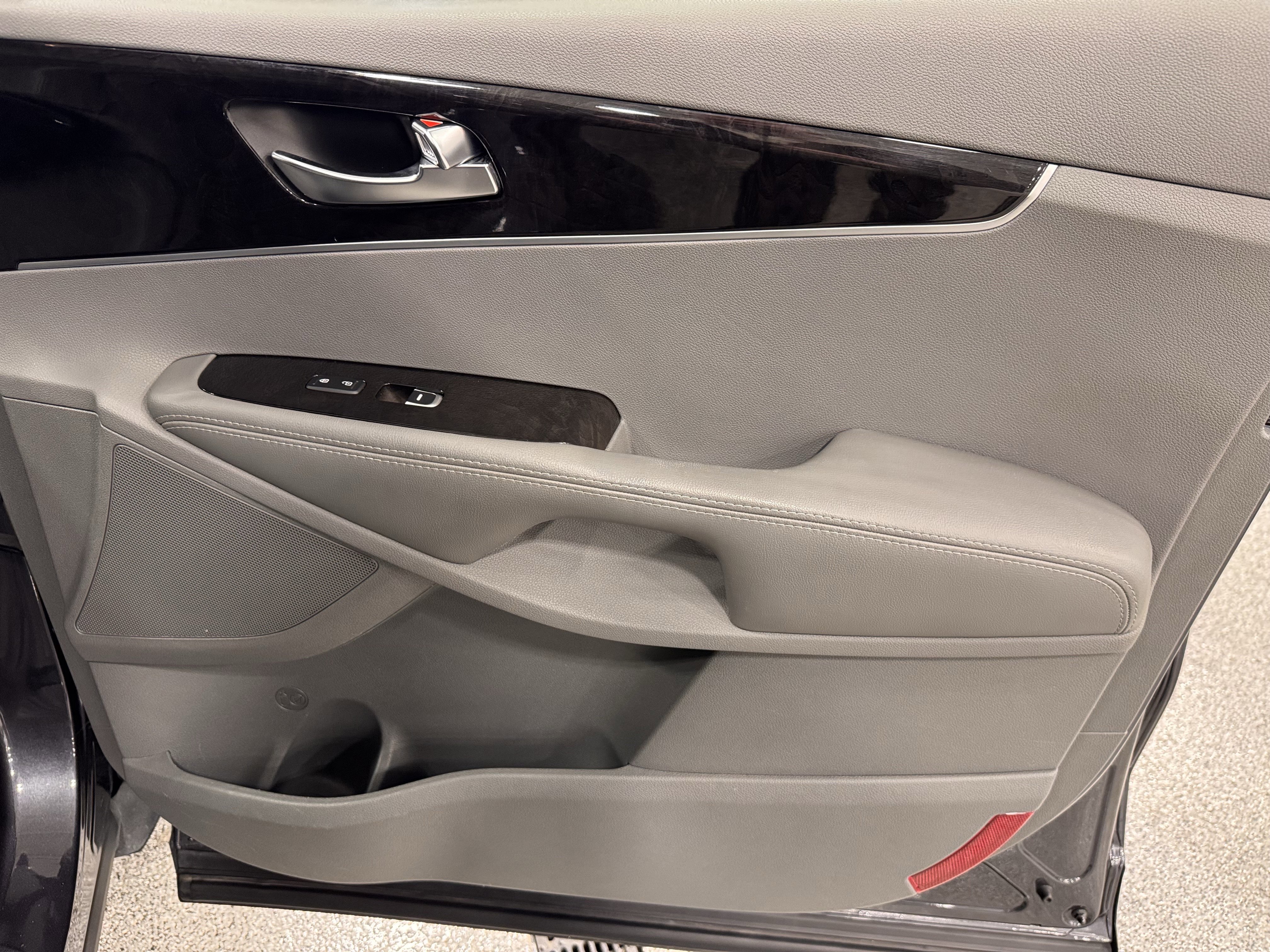 Used 2016 Kia Sorento EX image 27