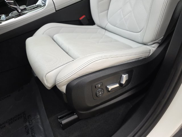 Used 2023 BMW X5 xDrive45e AWD/4WD image 25