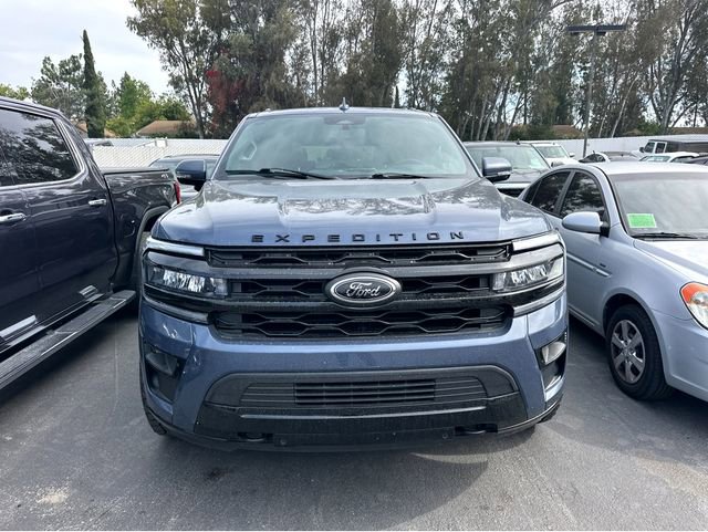 Used 2023 Ford Expedition Limited AWD/4WD image 2