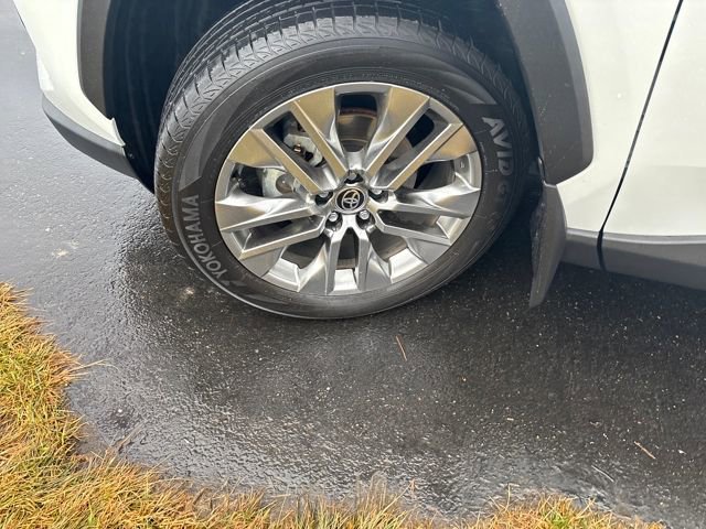 Used 2023 Toyota RAV4 XLE Premium image 26