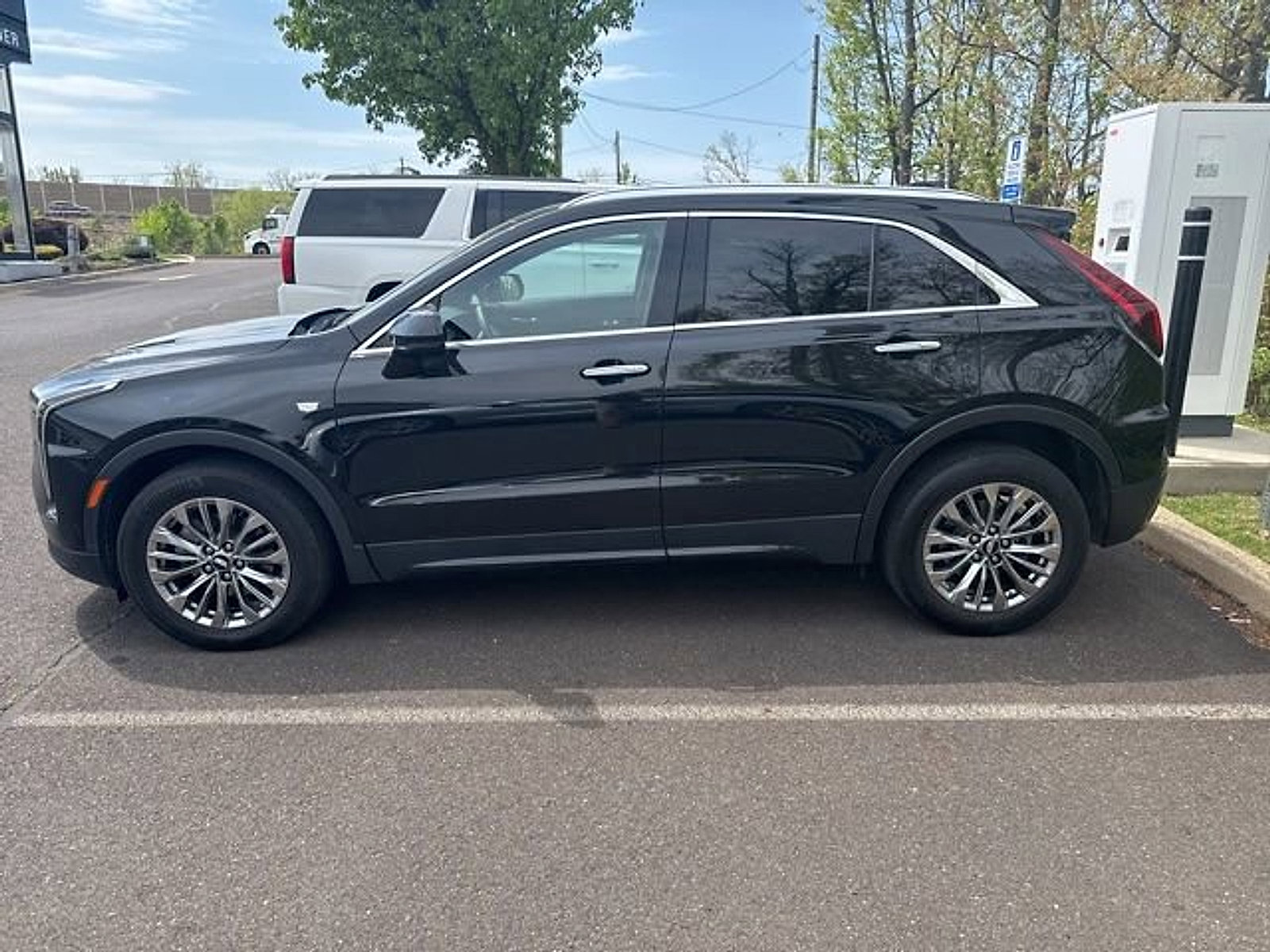 Used 2025 Cadillac XT4 Premium Luxury AWD/4WD image 5