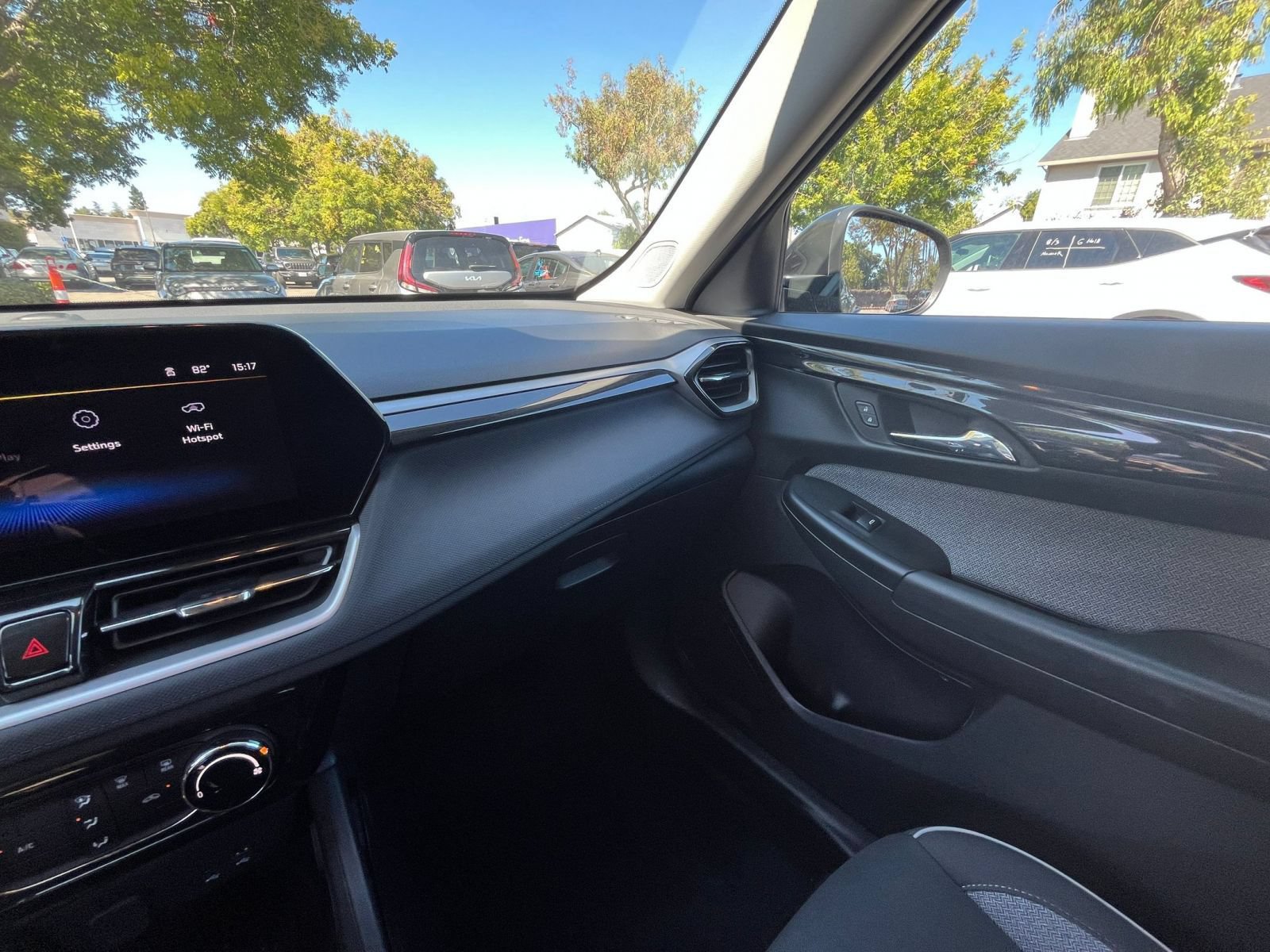 Used 2025 Chevrolet TrailBlazer LT FWD image 33