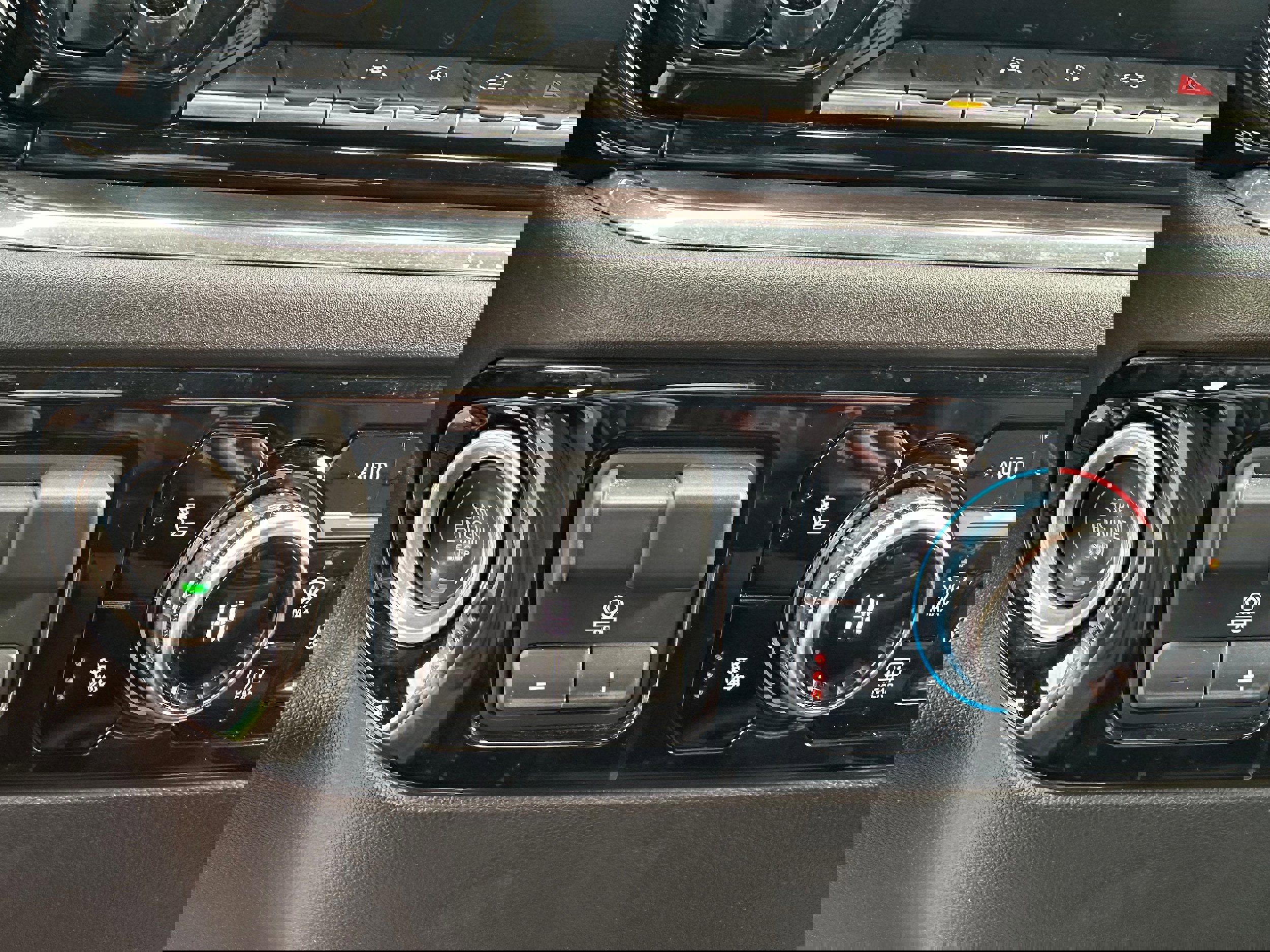 Used 2025 GMC Sierra 1500 SLT image 37