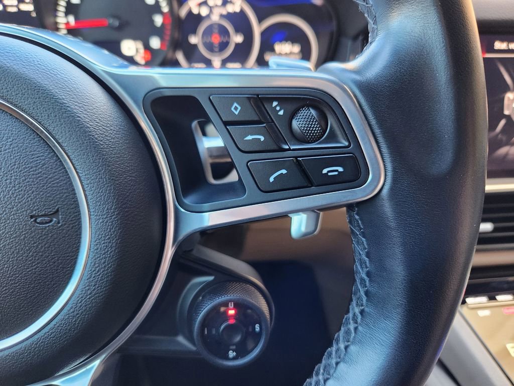 Used 2023 Porsche Cayenne Platinum Edition image 27